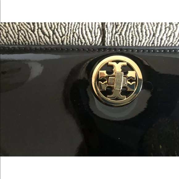 Authentic Tory Burch black patent leather clutch - Picture 2 of 7